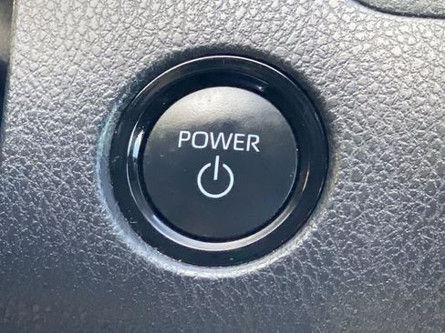 Used 2025 Toyota Camry SE FWD image 32