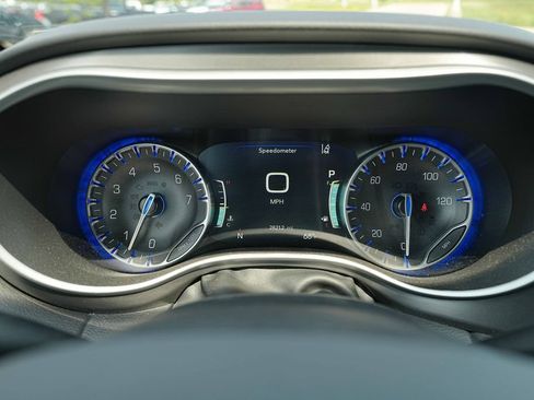 Used 2026 Chrysler Pacifica Select FWD image 35