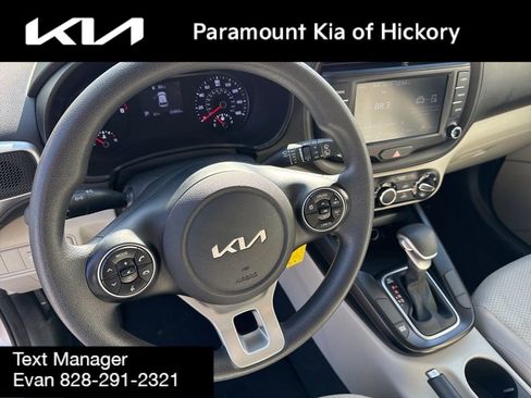 Used 2022 Kia Soul LX image 18