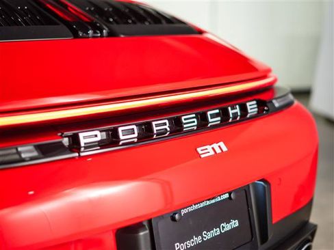 Certified 2025 Porsche 911 Carrera T RWD image 35