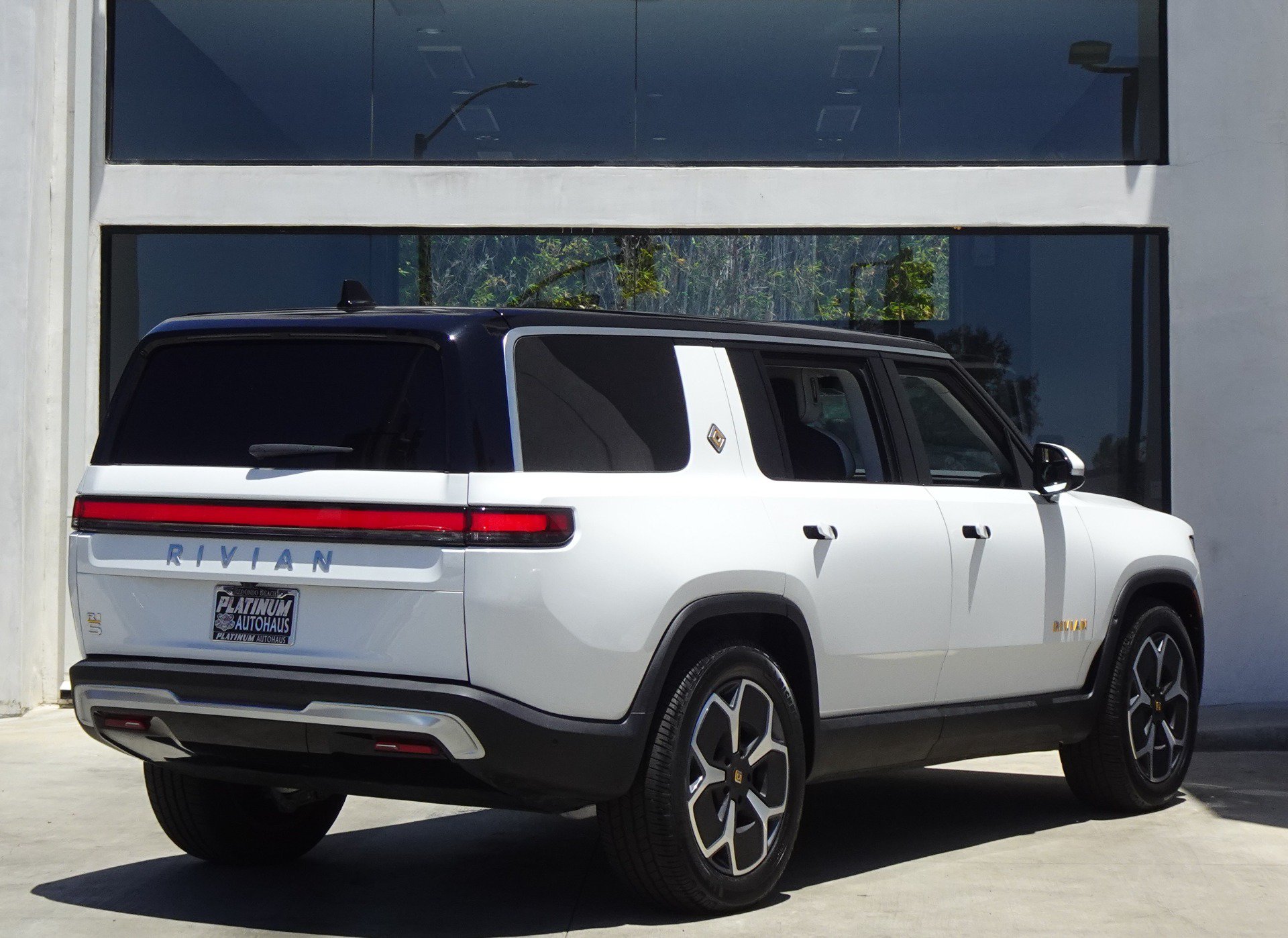 Used 2024 Rivian R1S Adventure Quad AWD/4WD image 7