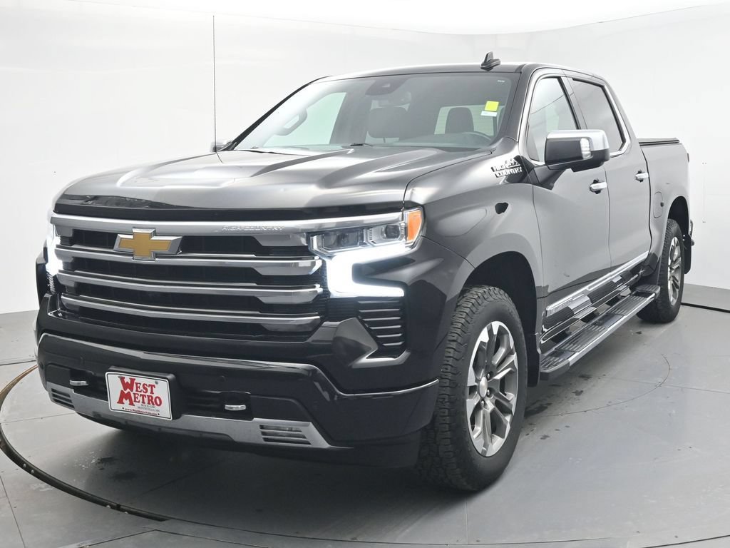 Used 2023 Chevrolet Silverado 1500 High Country AWD/4WD image 3