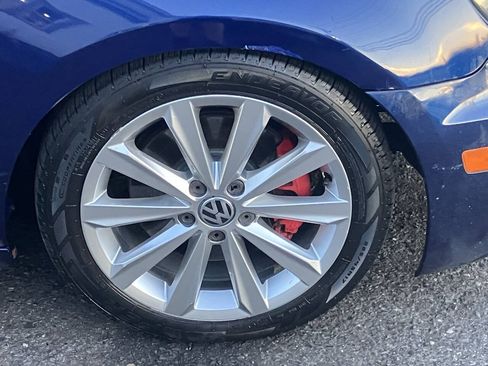 Used 2011 Volkswagen GTI 2-Door FWD image 17