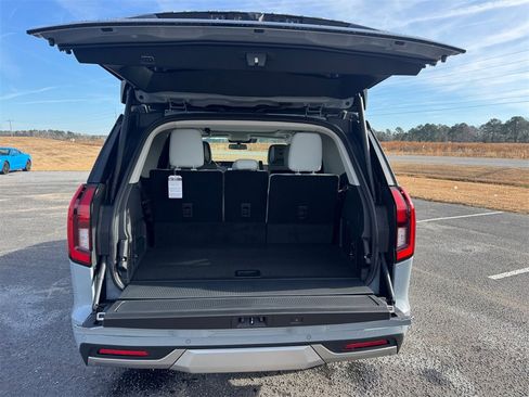 New 2026 Ford Expedition Platinum w/ Driver's Package image 18