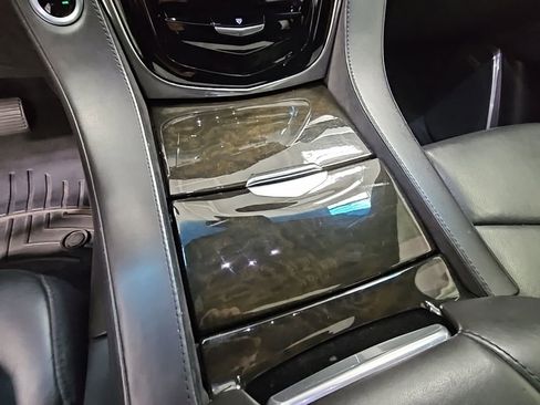 Used 2019 Cadillac Escalade ESV Platinum image 19