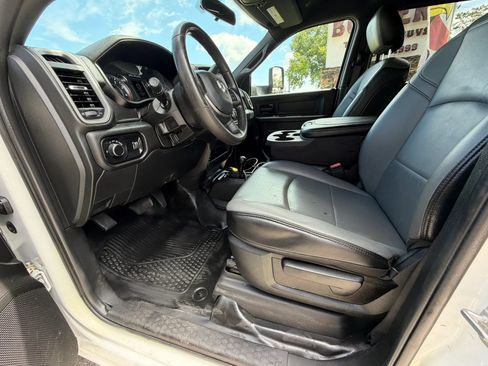 Used 2022 RAM 3500 Tradesman w/ Chrome Appearance Group AWD/4WD image 8