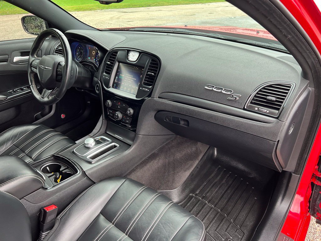 Used 2016 Chrysler 300 S AWD/4WD image 7