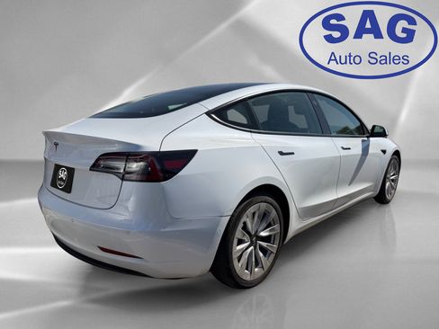 Used 2021 Tesla Model 3 Standard Range Plus RWD image 3