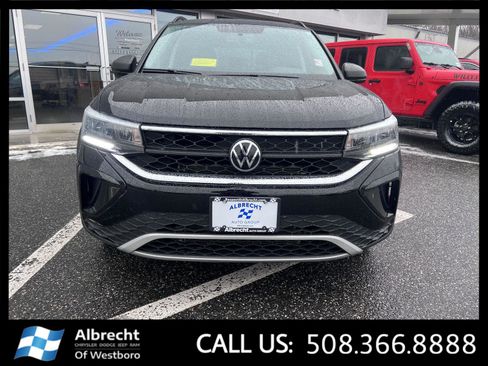 Used 2022 Volkswagen Taos S image 8