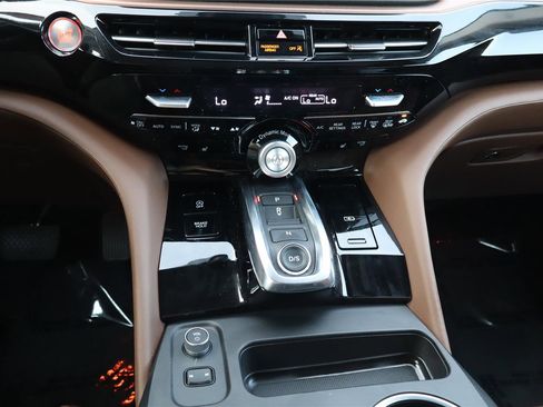 Used 2025 Acura MDX SH-AWD w/ Technology Package image 21