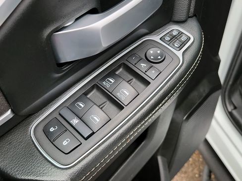 Used 2024 RAM 3500 Big Horn image 23