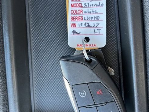 Used 2024 Chevrolet Silverado 2500 LT w/ Convenience Package image 41