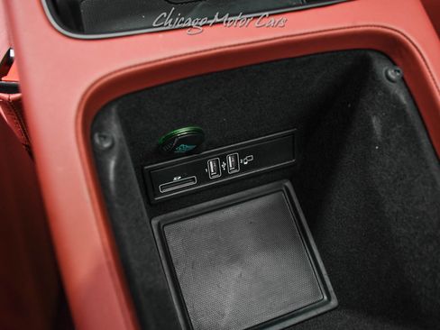 Used 2022 Aston Martin DBX AWD/4WD image 17