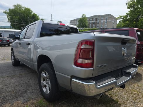 Used 2024 RAM 1500 Big Horn AWD/4WD image 3