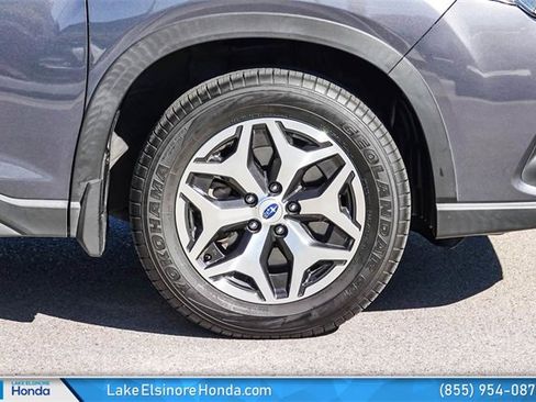 Used 2022 Subaru Forester Premium image 8