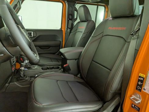 New 2025 Jeep Gladiator Rubicon w/ Convenience Group image 15