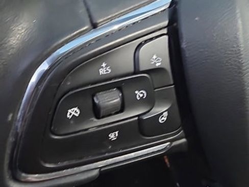 Certified 2023 Buick Envision Essence image 5