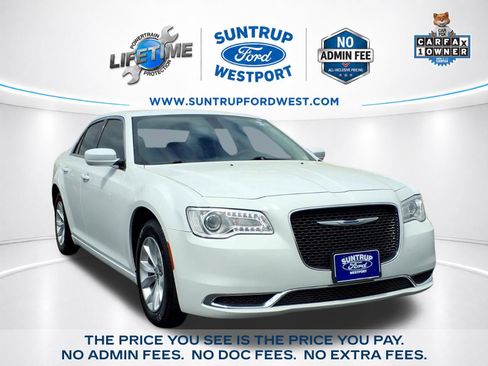 Used 2023 Chrysler 300 Touring RWD image 1