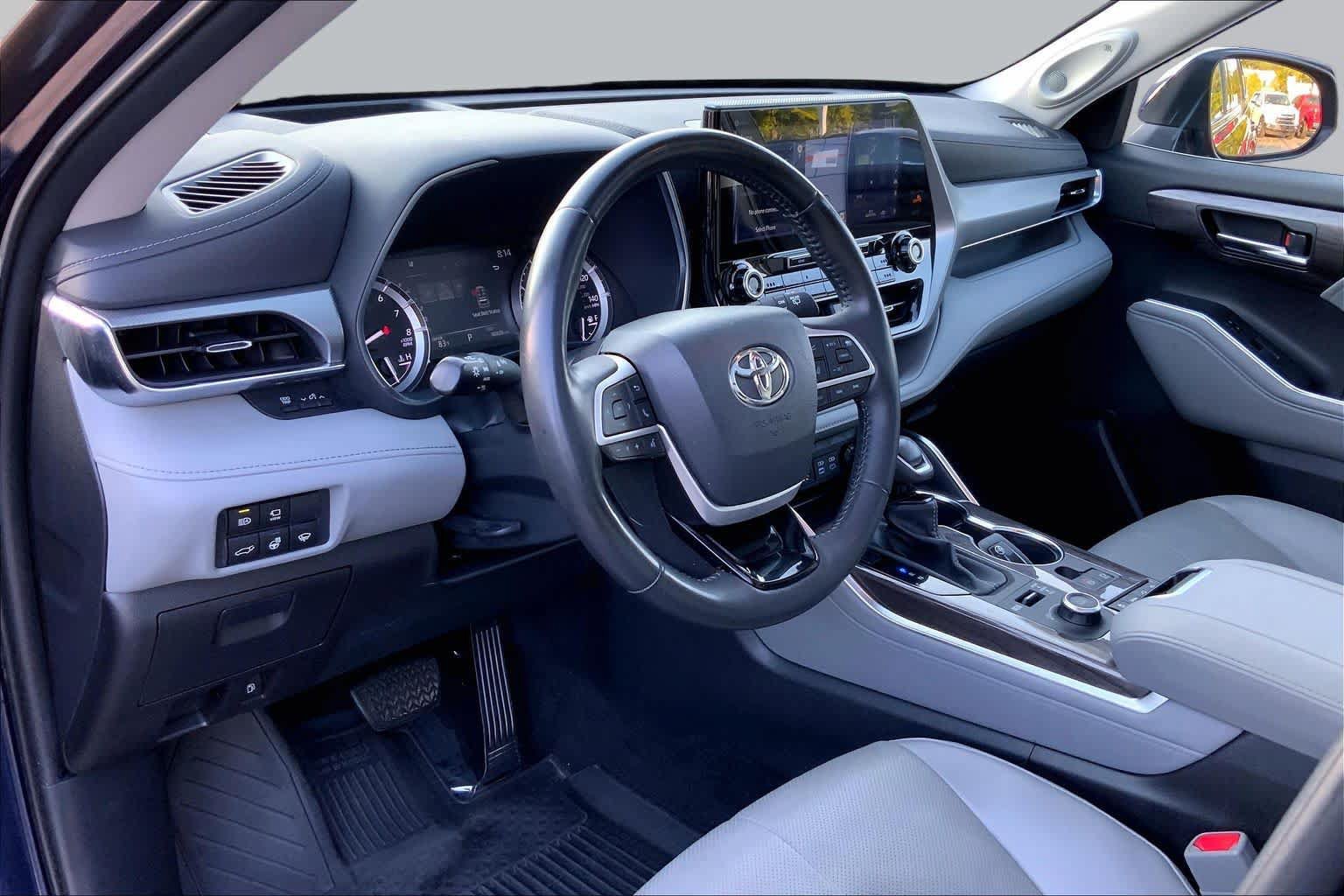 Used 2022 Toyota Highlander Platinum AWD/4WD image 15