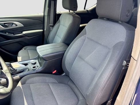 Used 2023 Chevrolet Traverse LT FWD image 21