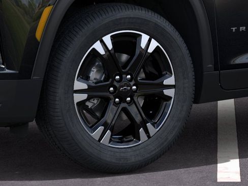 New 2027 Chevrolet Traverse LT w/ Sun and Wheel Package FWD image 9