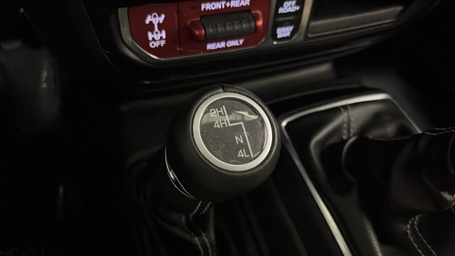 Used 2022 Jeep Gladiator Rubicon w/ LED Lighting Group AWD/4WD image 32