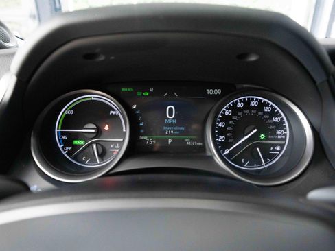 Used 2022 Toyota Camry XSE w/ Navigation Upgrade Package FWD image 16