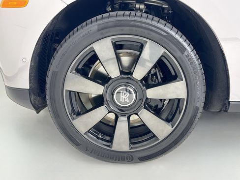 Certified 2022 Rolls-Royce Cullinan w/ Dark Exterior Package AWD/4WD image 10