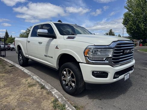 Used 2022 RAM 2500 Limited AWD/4WD image 2