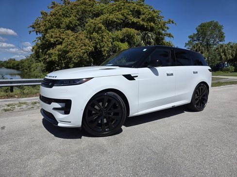 New 2026 Land Rover Range Rover Sport Dynamic SE AWD/4WD image 1