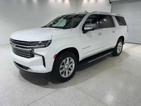 Used 2024 Chevrolet Suburban Premier RWD image 1