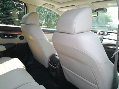 Used 2018 Honda CR-V Touring image 19