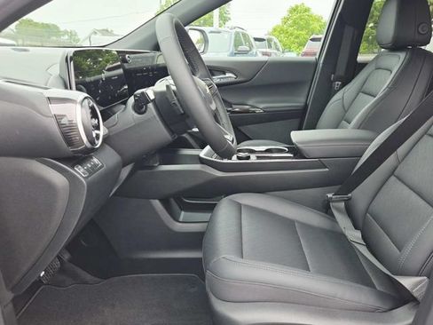 New 2026 Chevrolet Equinox LT w/ Convenience Package II AWD/4WD image 8