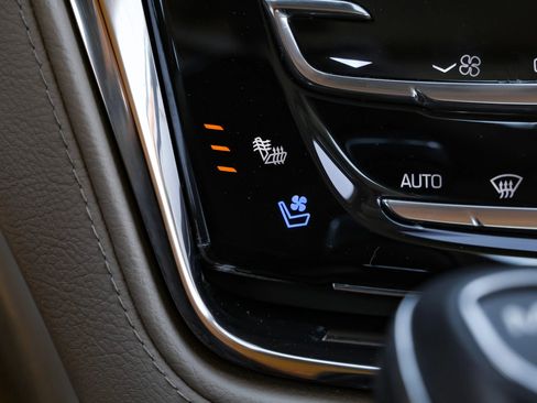 Used 2015 Cadillac CTS Luxury image 30