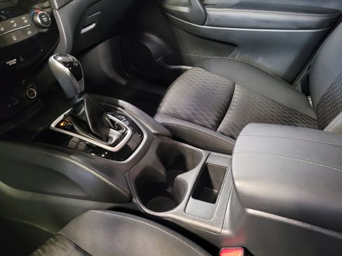 Used 2019 Nissan Rogue S FWD image 26