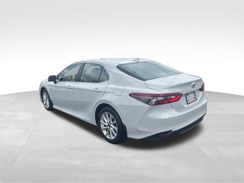 Used 2023 Toyota Camry LE image 3