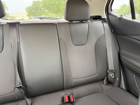 Used 2025 Buick Encore GX Preferred FWD image 38