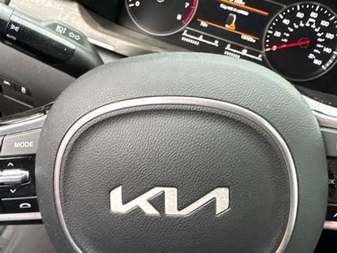 Used 2023 Kia Sorento S w/ Panoramic Sunroof Package AWD/4WD image 18