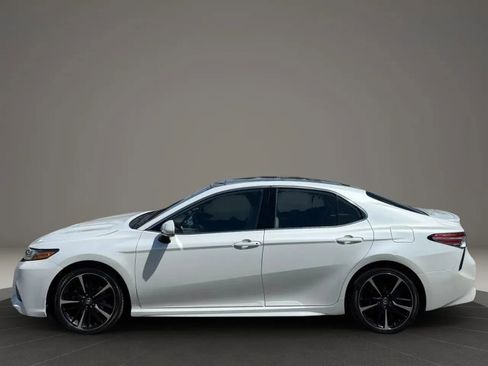Used 2019 Toyota Camry XSE FWD image 5