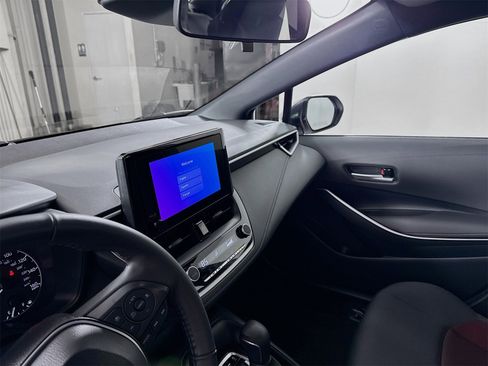 Certified 2025 Toyota Corolla SE image 5