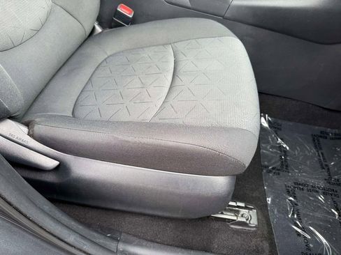 Used 2020 Toyota RAV4 XLE w/ Convenience Package AWD/4WD image 15