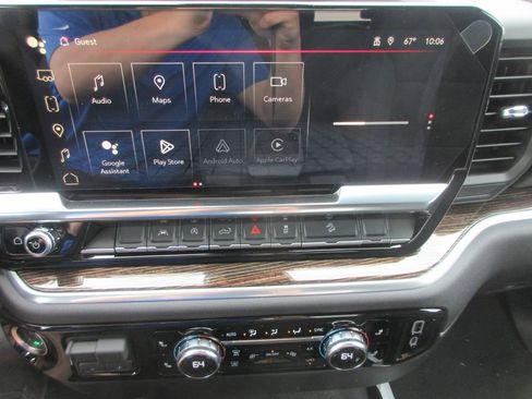 New 2026 GMC Sierra 1500 SLE image 18