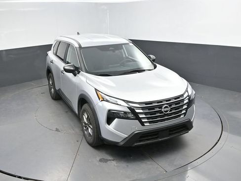 Used 2024 Nissan Rogue S FWD image 36