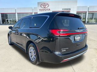 Used 2023 Chrysler Pacifica Touring-L FWD video 3
