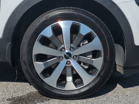 Used 2022 Kia Telluride EX w/ EX Premium Package image 11