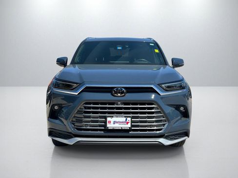 Used 2024 Toyota Grand Highlander AWD Hybrid image 2