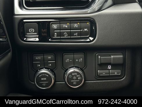 New 2026 GMC Yukon Denali w/ Denali Reserve Package AWD/4WD image 19