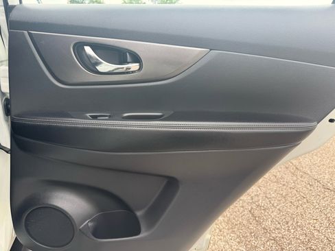 Used 2015 Nissan Rogue S image 20