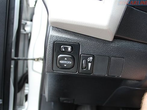 Used 2014 Toyota Corolla LE FWD image 21