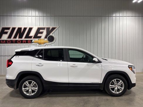 Certified 2024 GMC Terrain SLE image 2